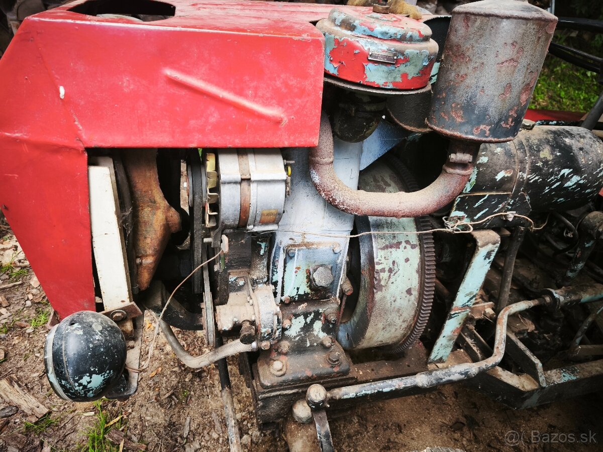 Traktor domácej výroby. - 2