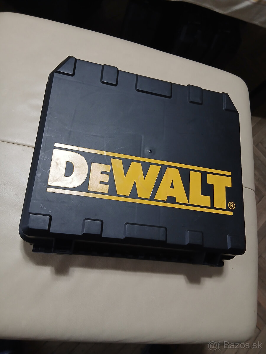 Predam Novy Dewalt DC 725KB - 2