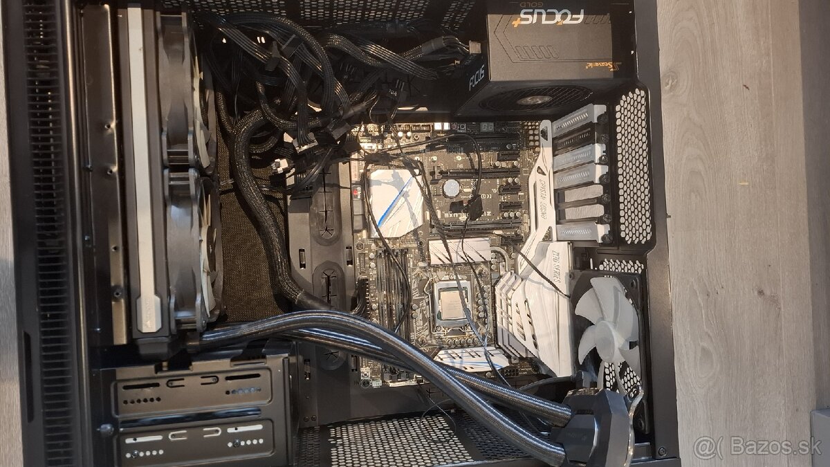 Predám PC v skrinke Fractal Design Define R5. - 2