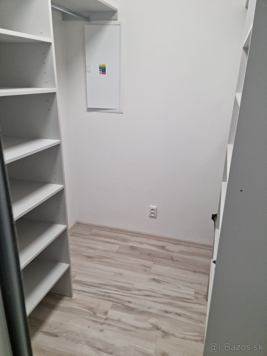 Prenajmem 2 izbový byt v centre LM - 2