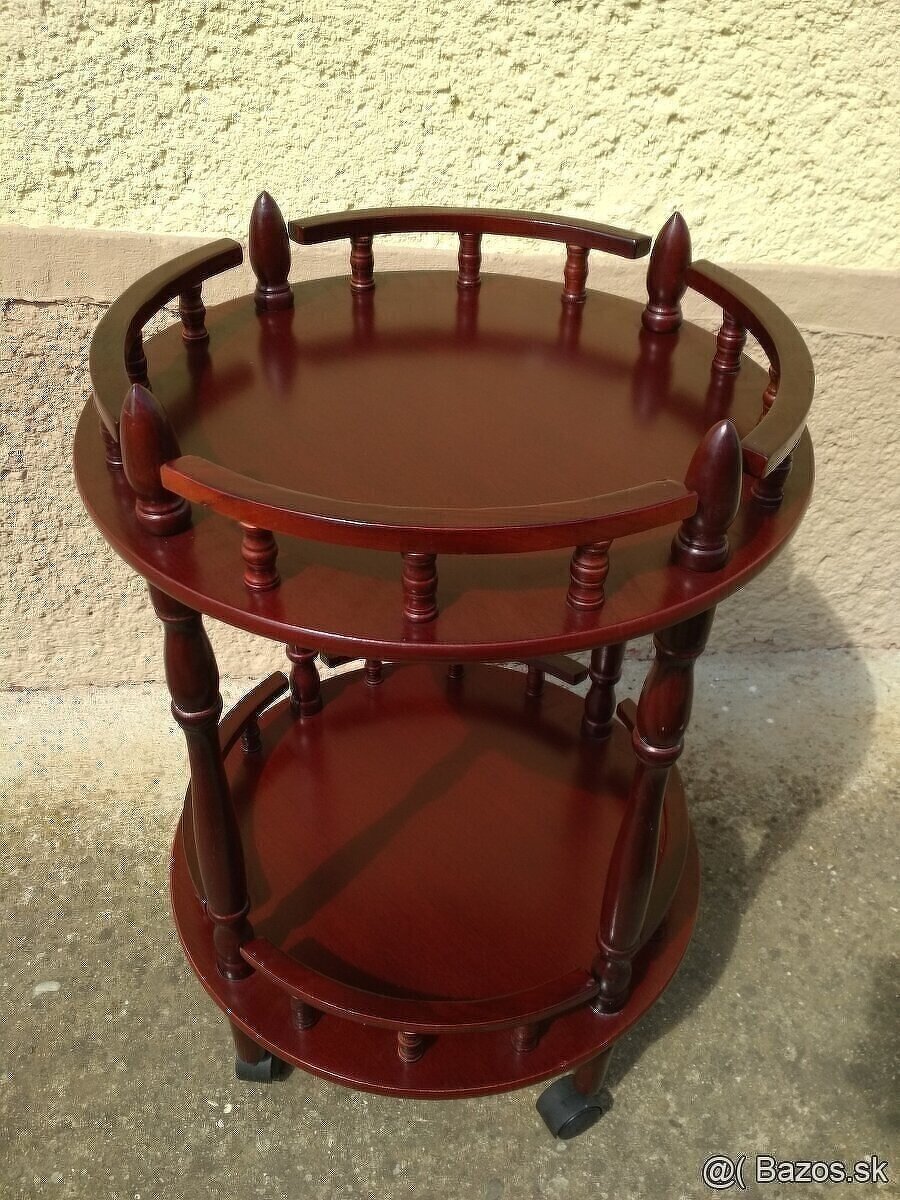 Barový stolik na kolieskach - 2