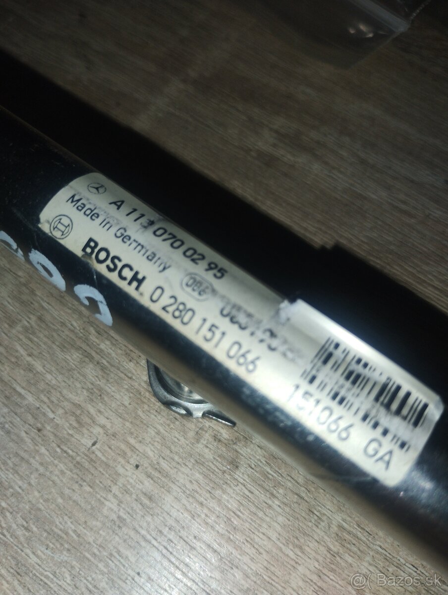 Predám vstrekovaciu rampu a vstrekovače z ML 55 AMG - 2