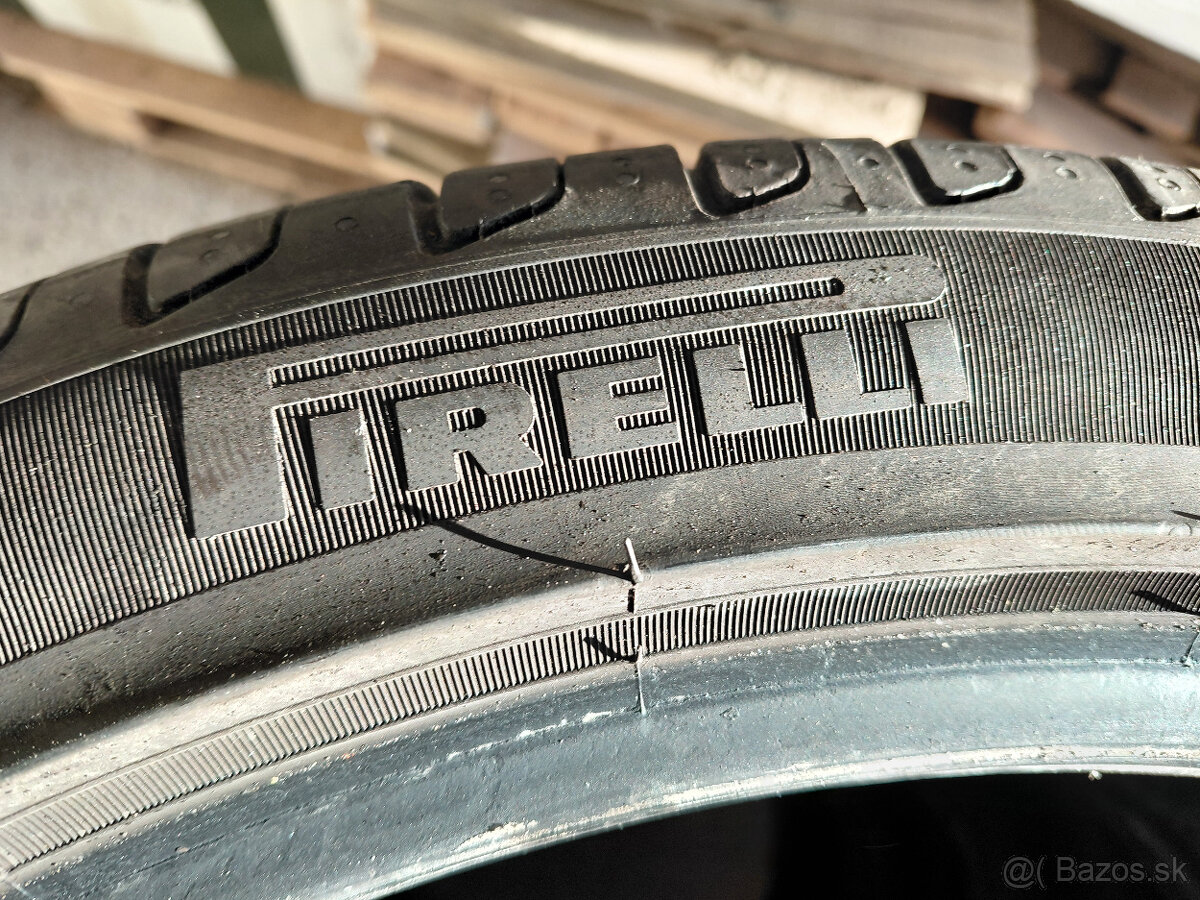 4x Pirelli 235/40R19 - 2