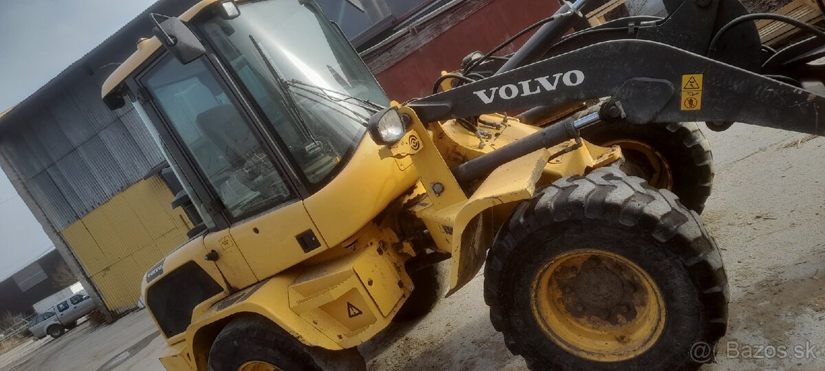 Klbovy nakladač Volvo L35G - 2
