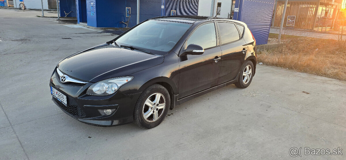 Hyundai i30 1.6 crdi 66kW 2011 - 2