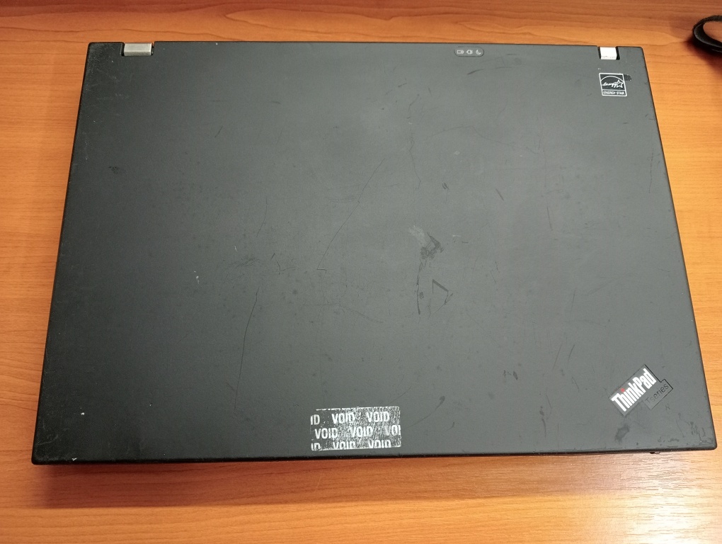 predám IBM LENOVO THINKPAD T61 , WINDOWS XP, bez baterky. - 2