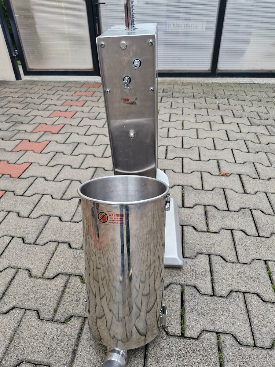 Plnička na klobásy - 2