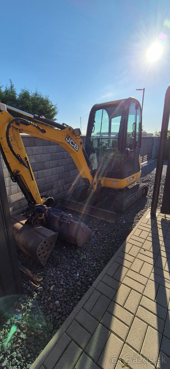 JCB Minibager 8018 - 2