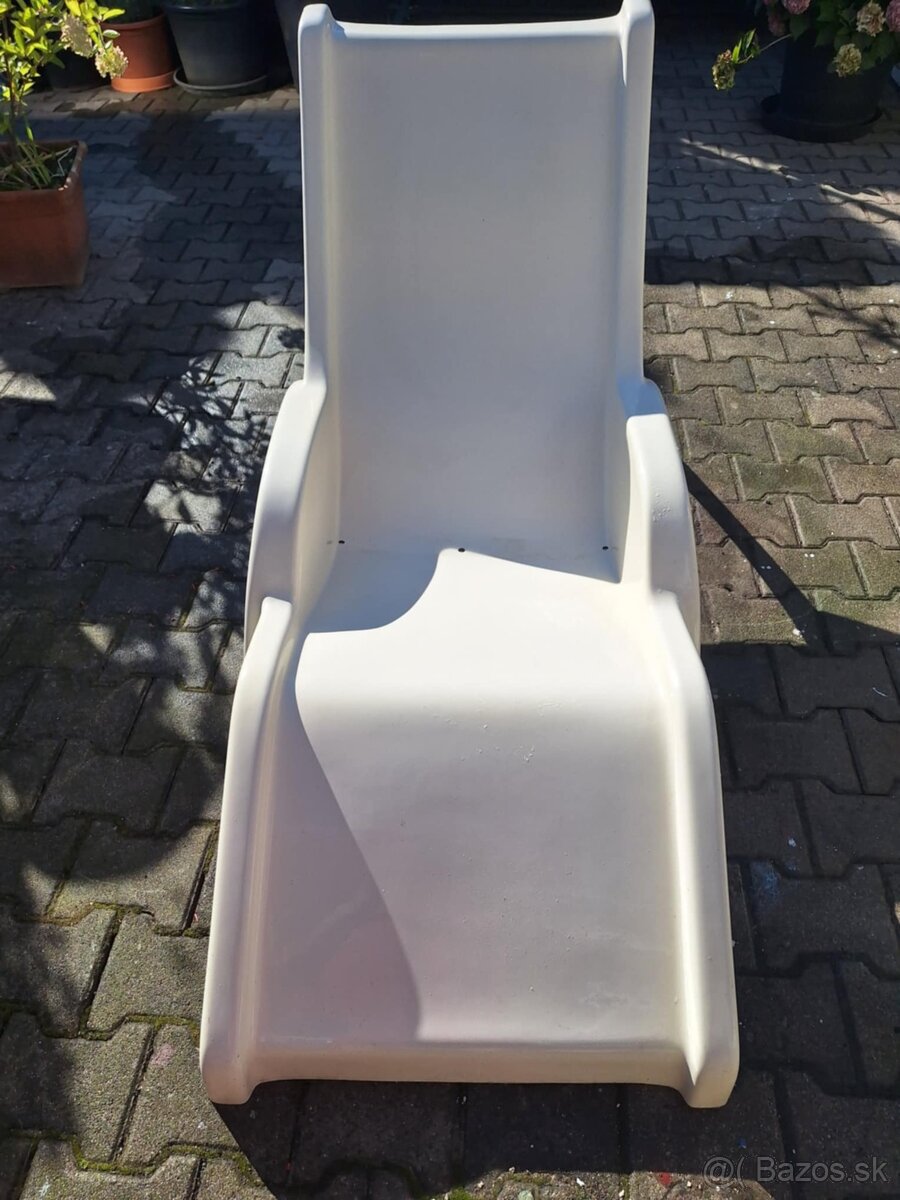 Predam laminatove lezadla. - 2