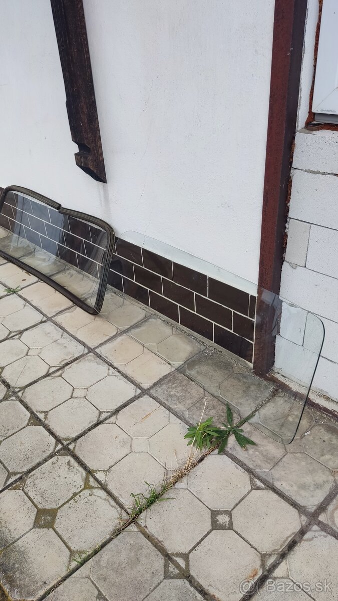 Čelné a zadne sklo Trabant limuzina - 2