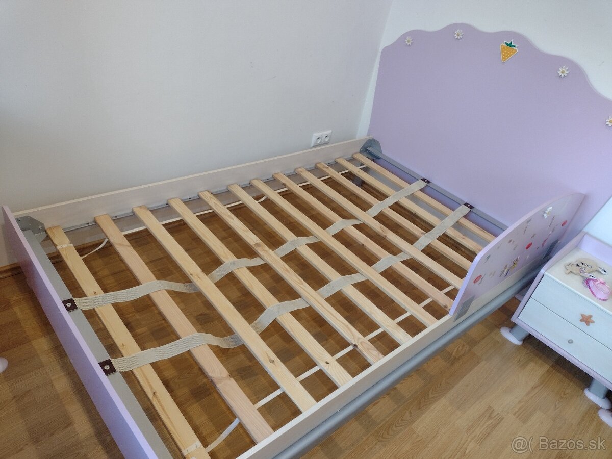 Kvalitná dievčenská posteľ - 2