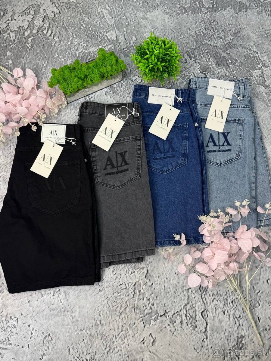Rifľové šortky od Armani 🌐 - 2