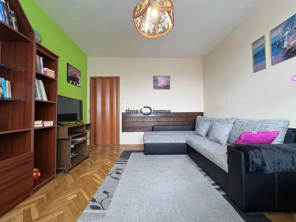 Na predaj: CENTRUM veľký 3 izb.byt + BALKON + ŠATNIK - 2
