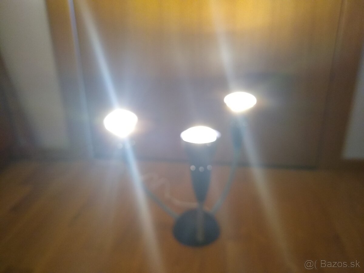 Modra lampa s nastavitelnymi 3 ramenami - 2