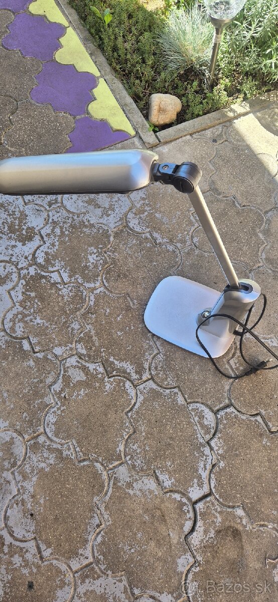 Lampa dotyková polohovacia a vykyvna na stolik. - 2