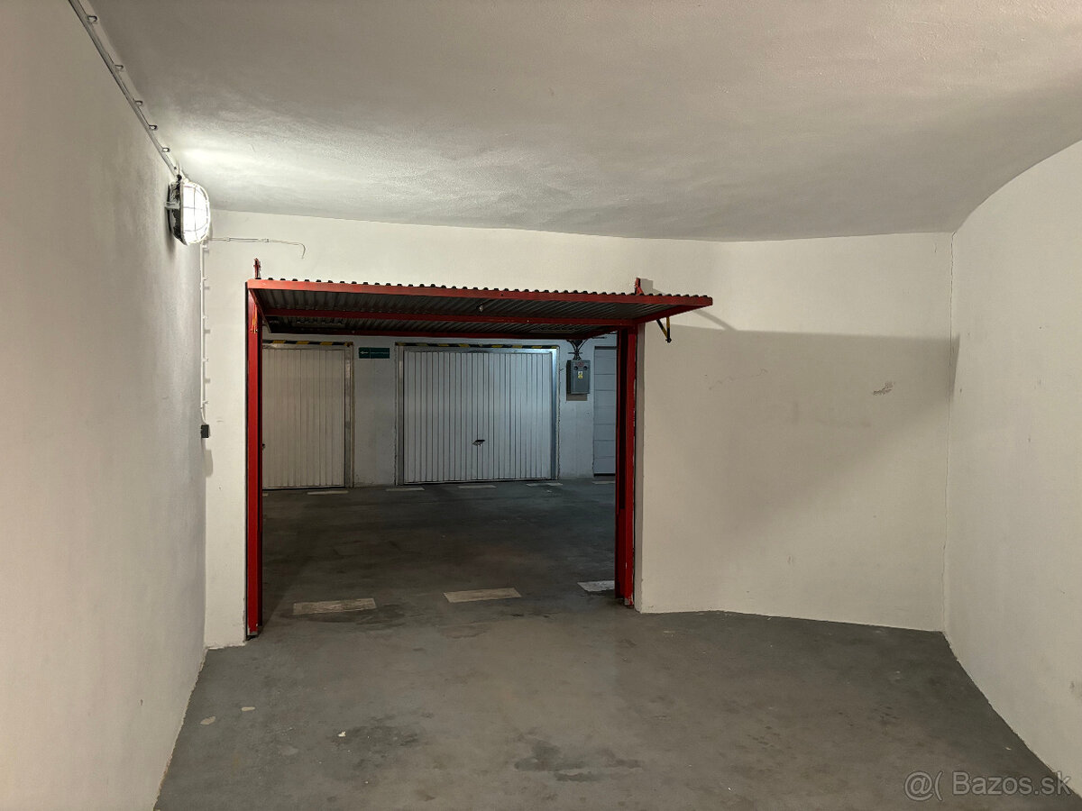 Garáž v garážovom dome - 2