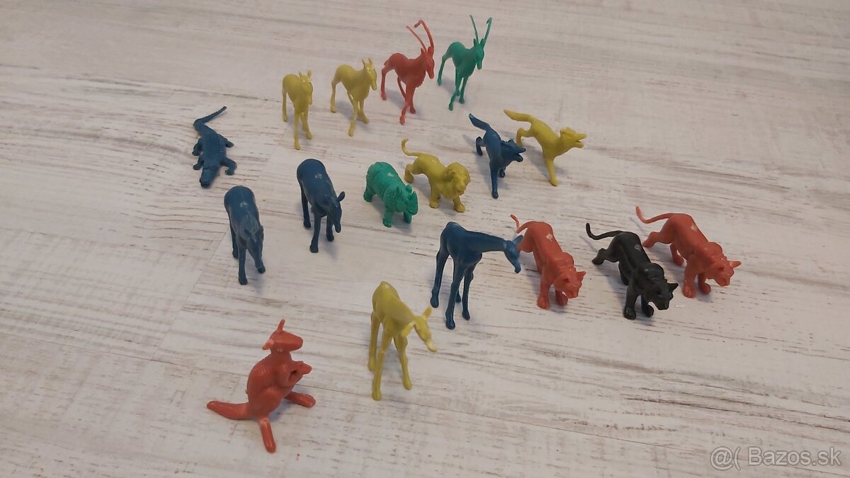 Traktory/dinosaury, zvieratka, klavir, domcek- rozne hracky - 2