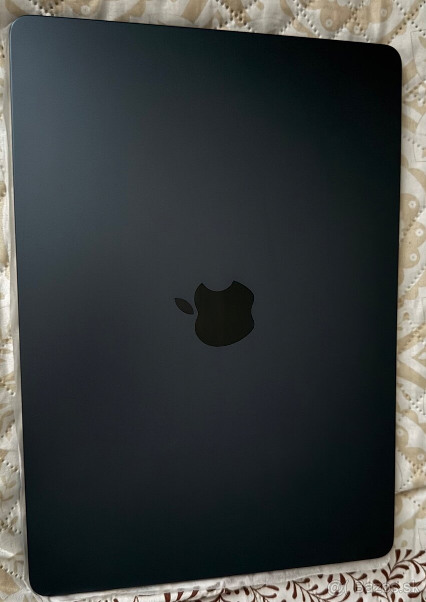 Predám MacBook Air 13" Apple M4 10C CPU 10C GPU 16GB 512GB. - 2