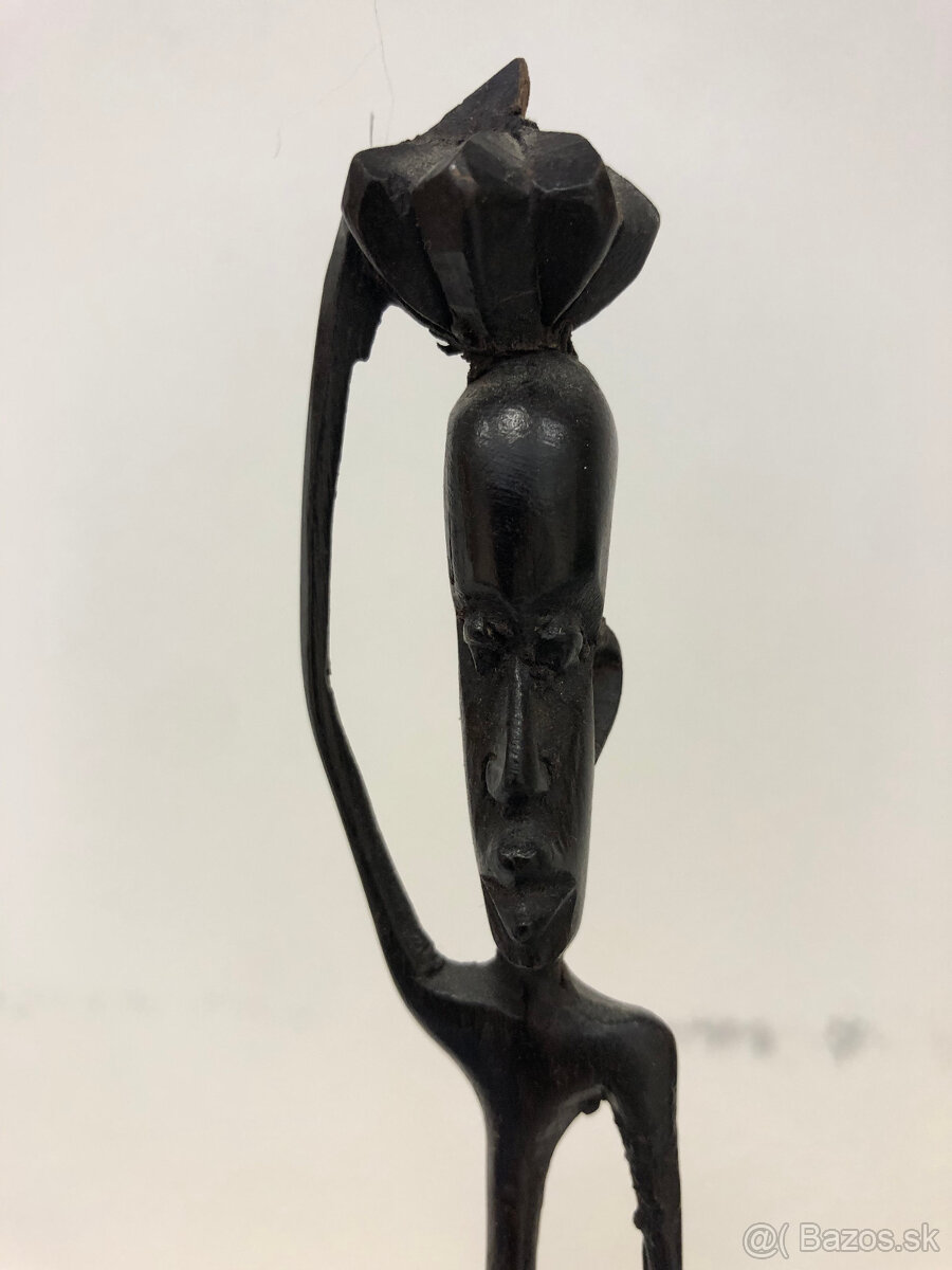 Africké sochy, socha žirafy - 2