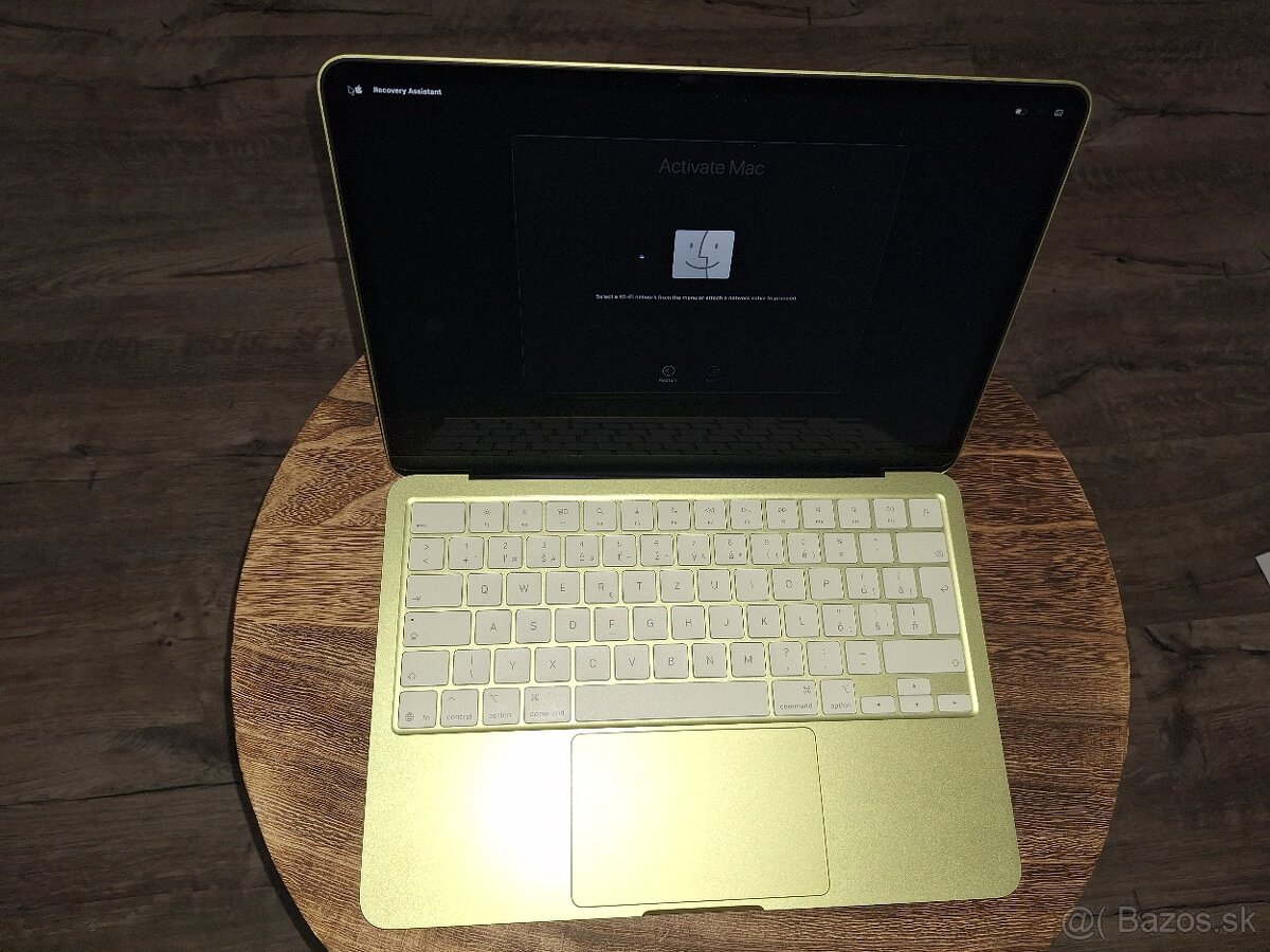 Predam MackBook Neo a magig mouse - 2