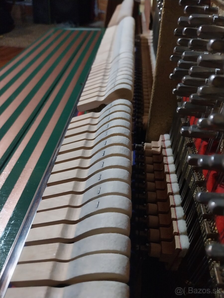 Luxusné Pianino Petrof ... znížená cena 1200e - 2