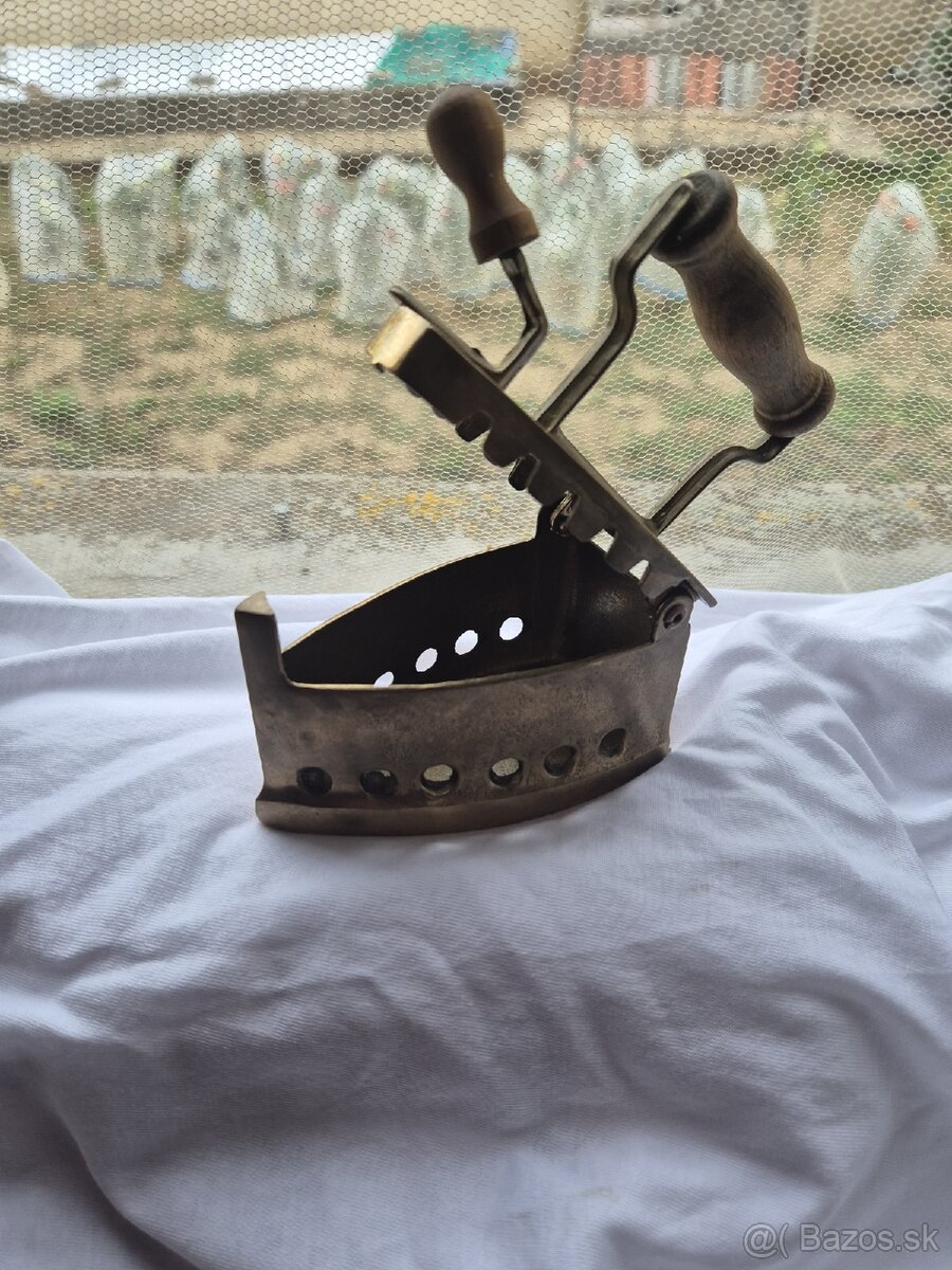 3× Mosadzná žehlička - 2