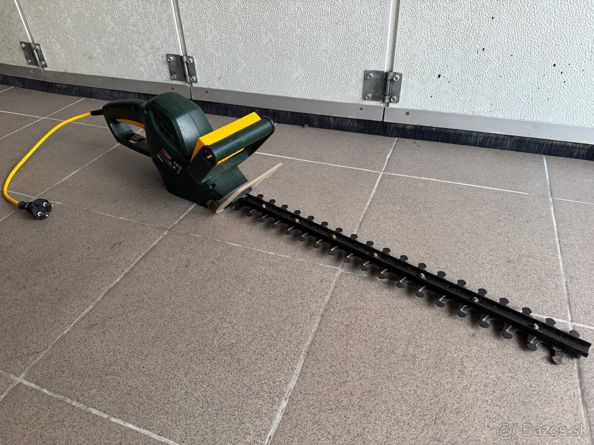 Kosačka Gardena a nožnice na živý plot - 2