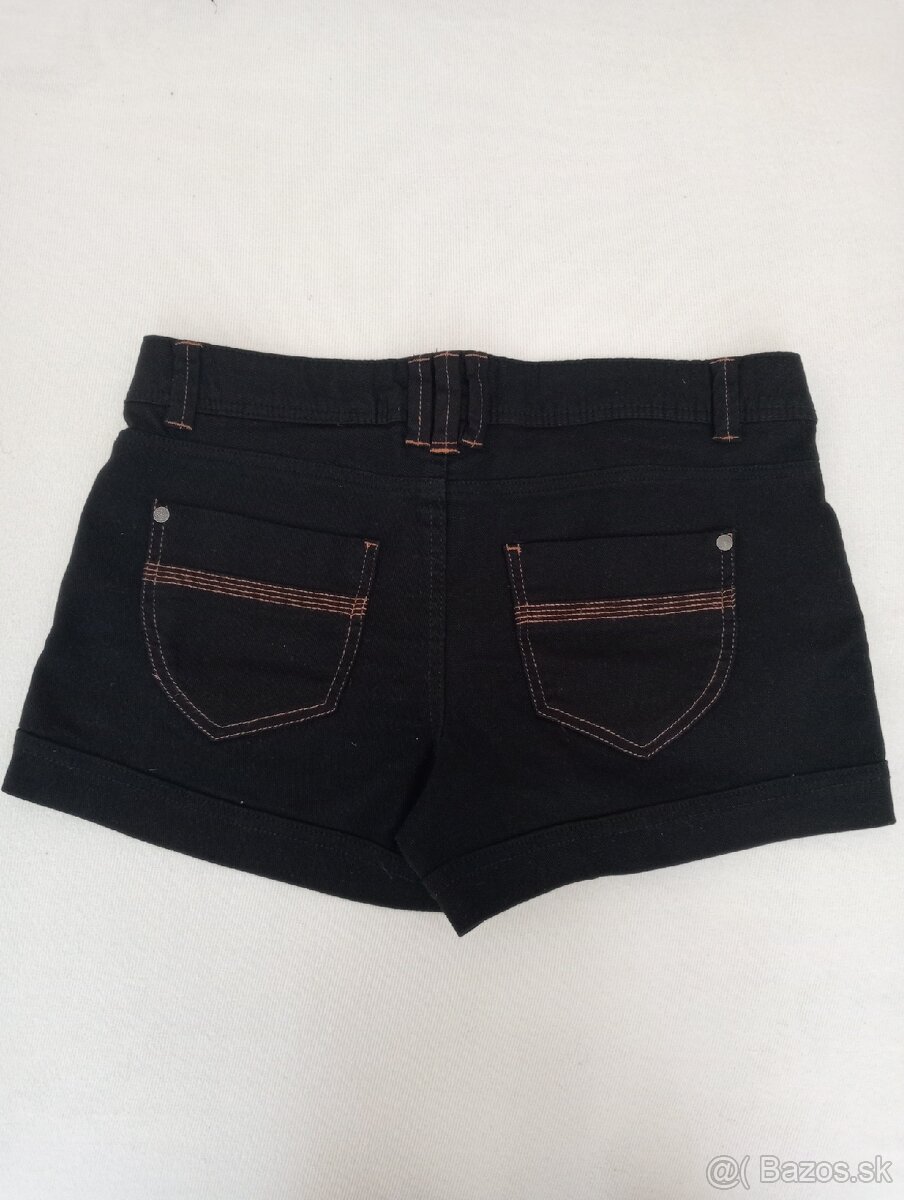 dámske čierne kraťasy v.40 - 2