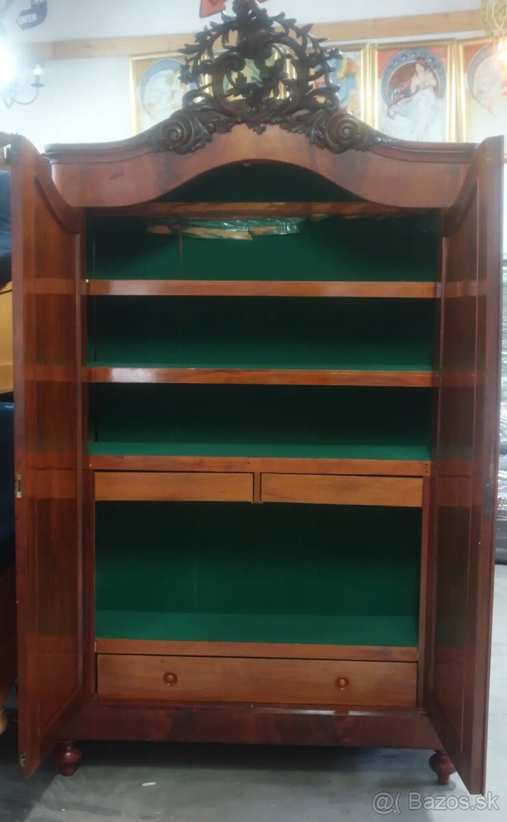 Skriňa starožitná – „NUSSBAUM“. - 2