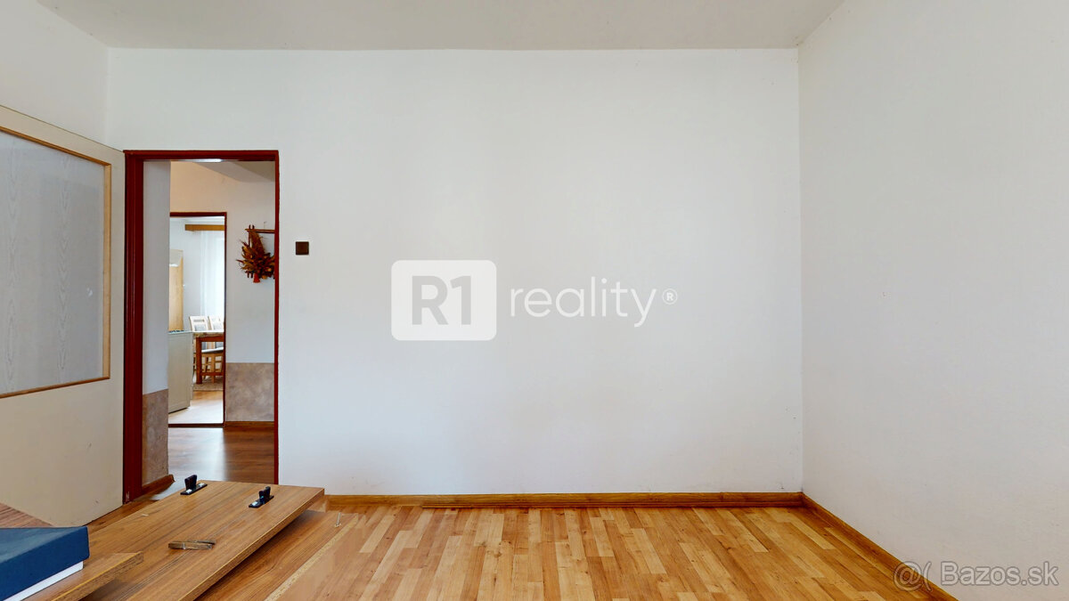 Rodinný dom s veľkým pozemkom 1779 m2 / Vaďovce pri Starej T - 2