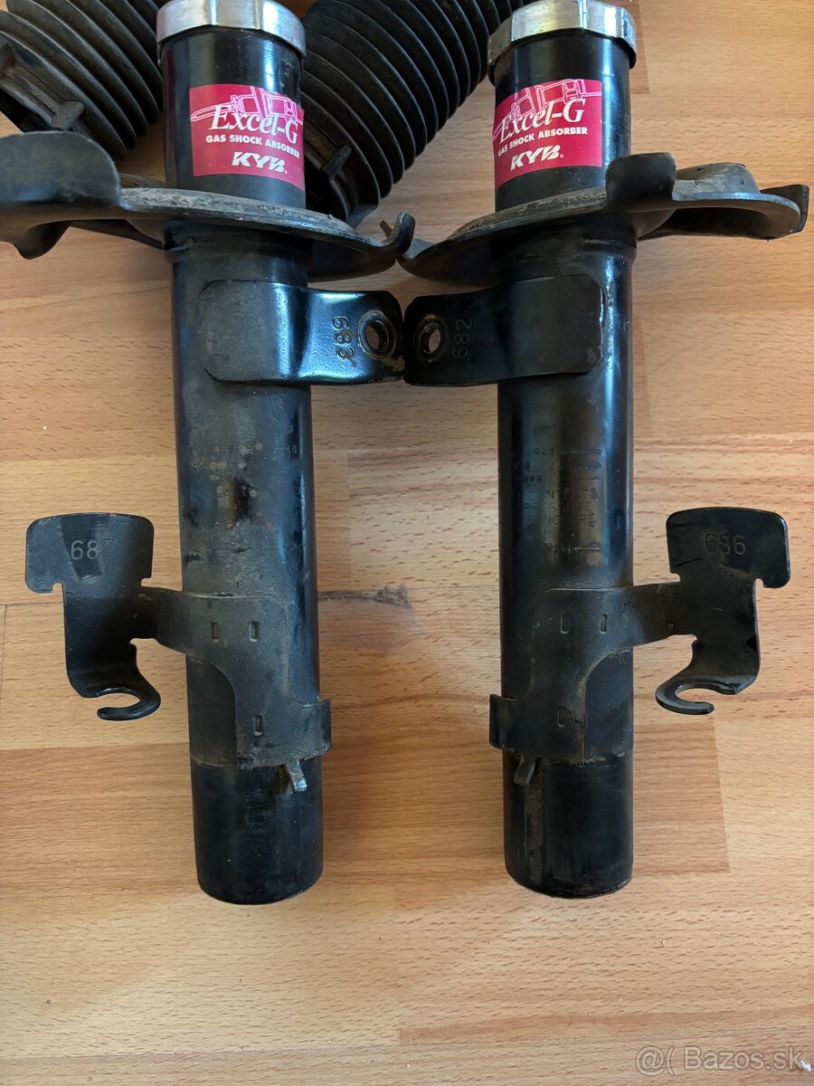 Ford Focus II - Predné tlmiče KYB - 2