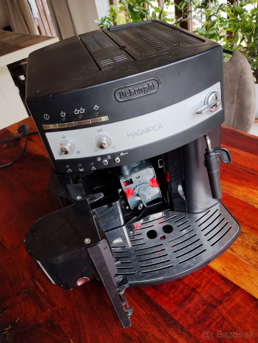 De Longhi / Magnifica - 2