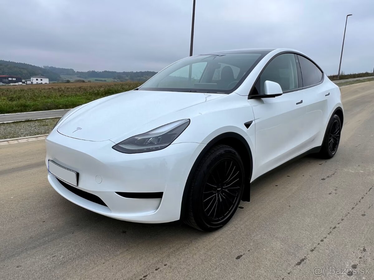 Tesla Model Y Long Range AWD (378kW) – 2023 - v záruke - 2