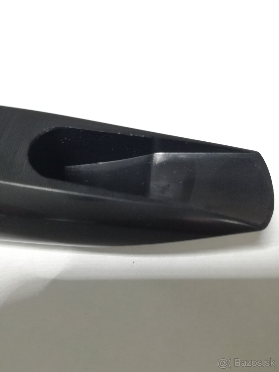 Hubička na bariton saxofón - 2