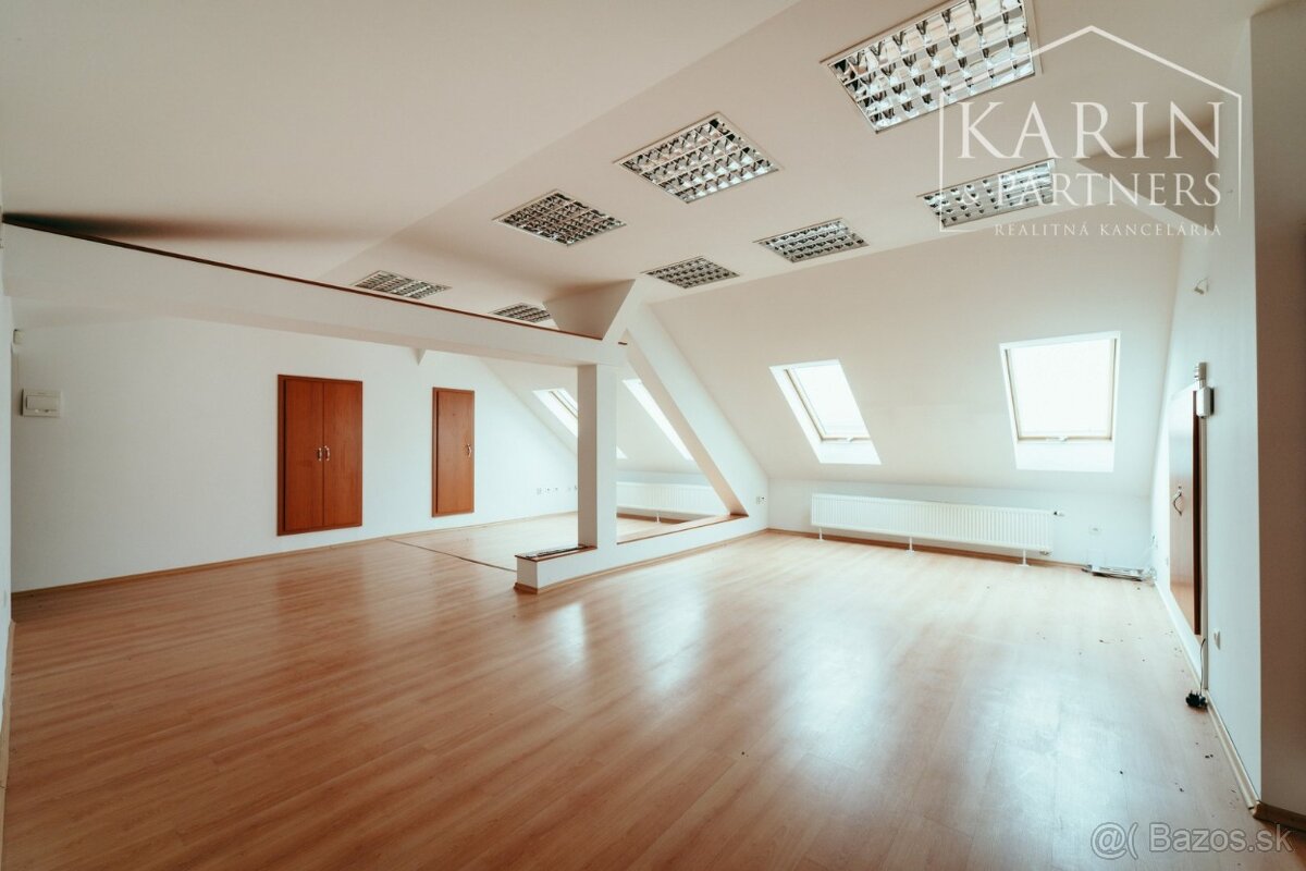 NA PREDAJ PODNIKATEĽSKÝ OBJEKT, HOLÍČ - 2