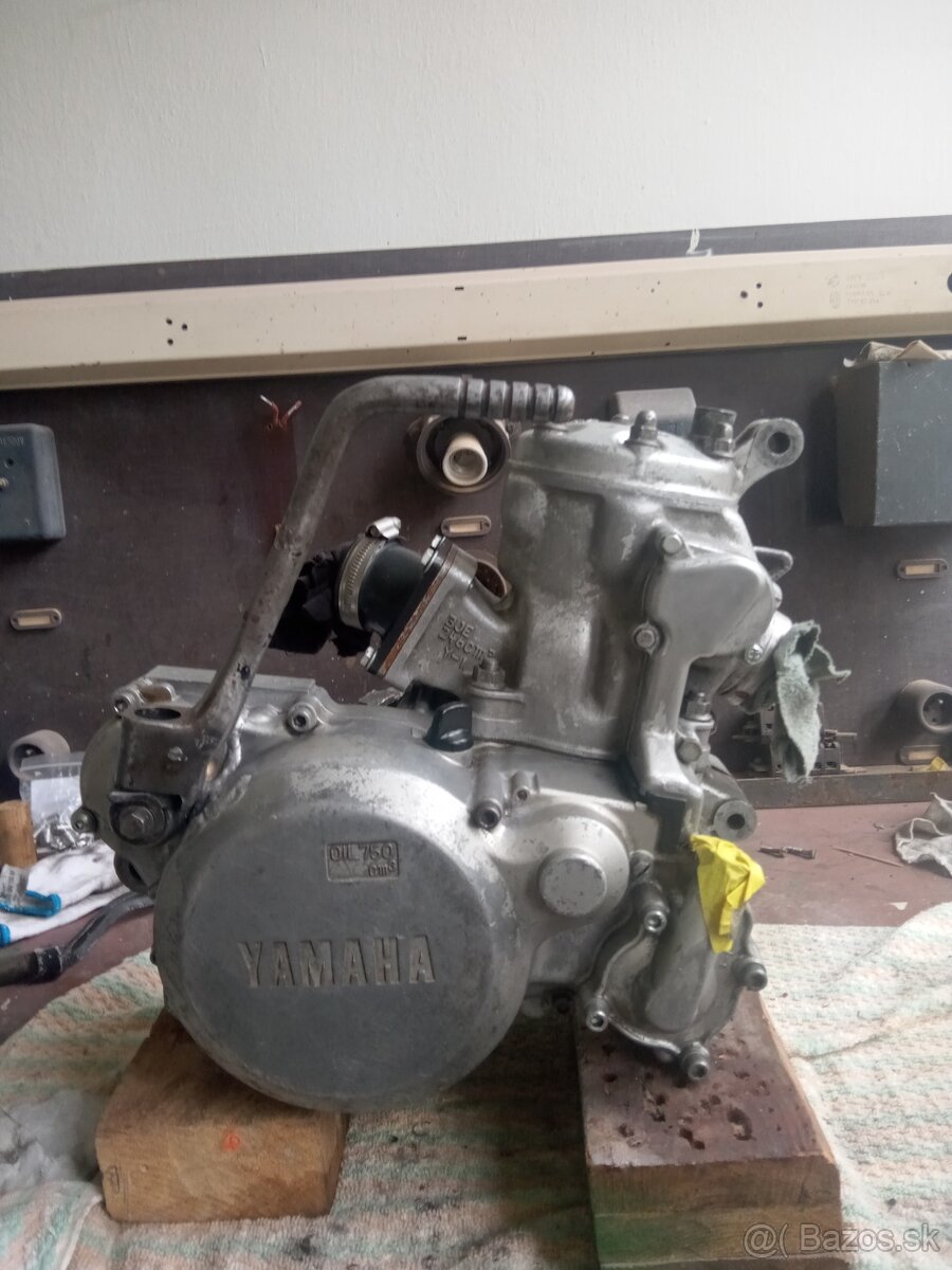 Yamaha YZ 250 motor