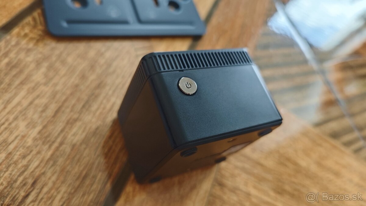 Chuwi LarkBox (Intel J4115, 6GB RAM, 128GB eMMC Flash) - 2