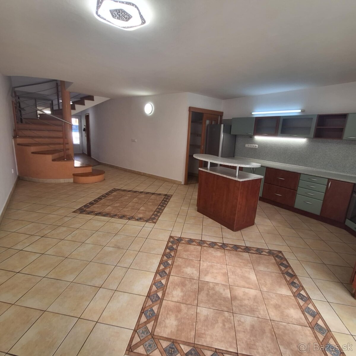 Na predaj NEŠTANDARDNÝ 4i RD v obci Šintava – Sereď - 2