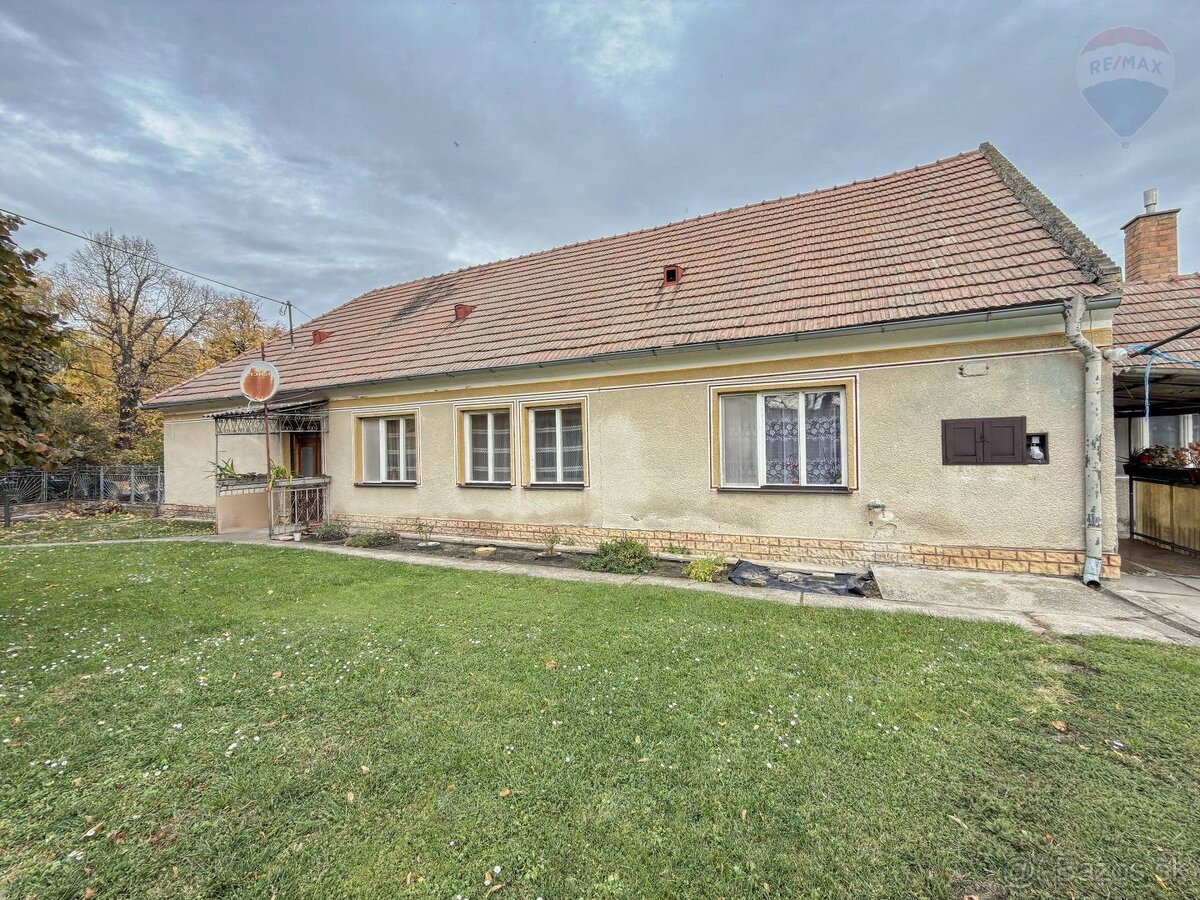 Na predaj priestranný vidiecky rodinný dom v obci Baka, poze - 2