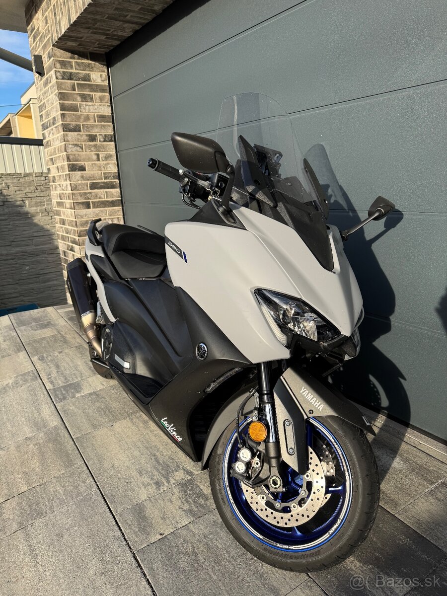Yamaha Tmax 560 - ako nový - 2