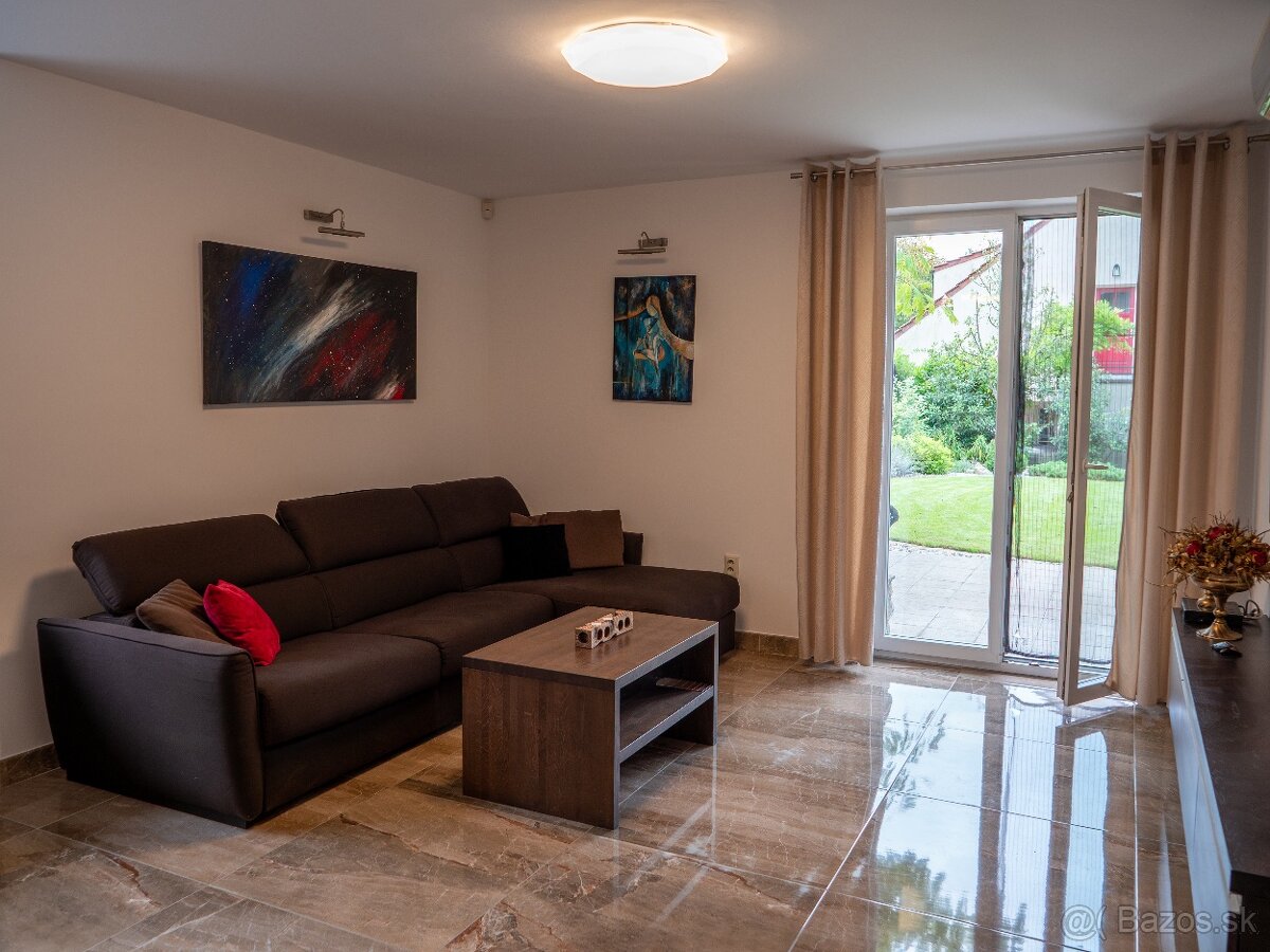 Rodinný dom s výhľadom na hrad Devín - 2