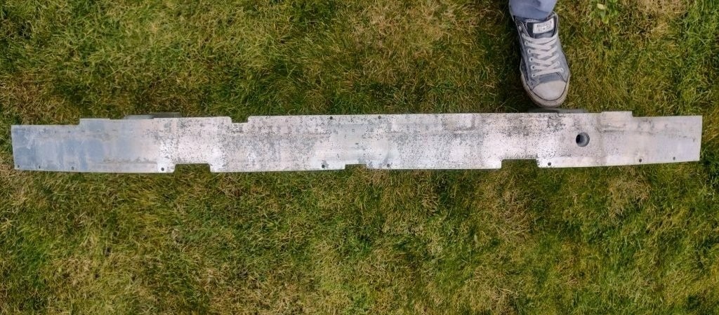 BMW 5 F10 F11 2010 - 2017 - predna vystuha naraznik - 2