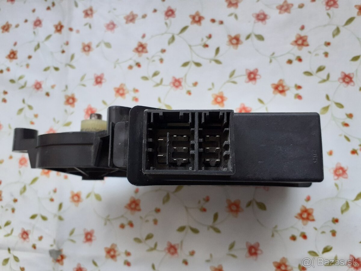 Motorček sťahovania okien - 2