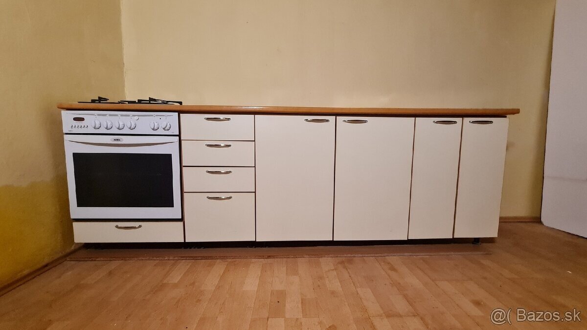 Predám kuchynskú linku 248cm - 2