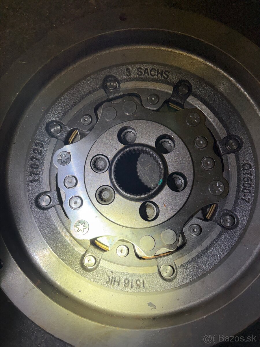 Zotrvačnik Octavia 2 RS DSG - 2