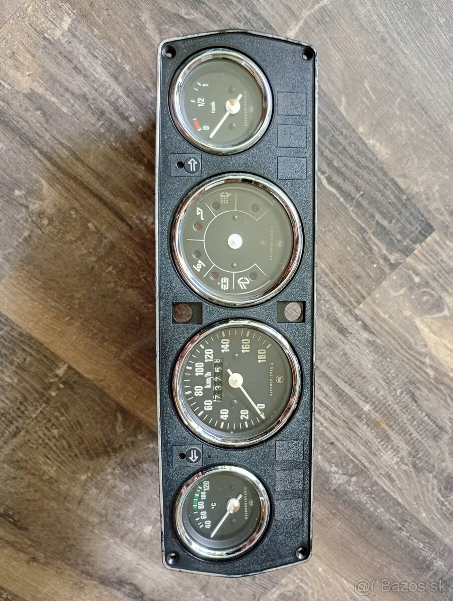 Škoda budíky palubka - 2