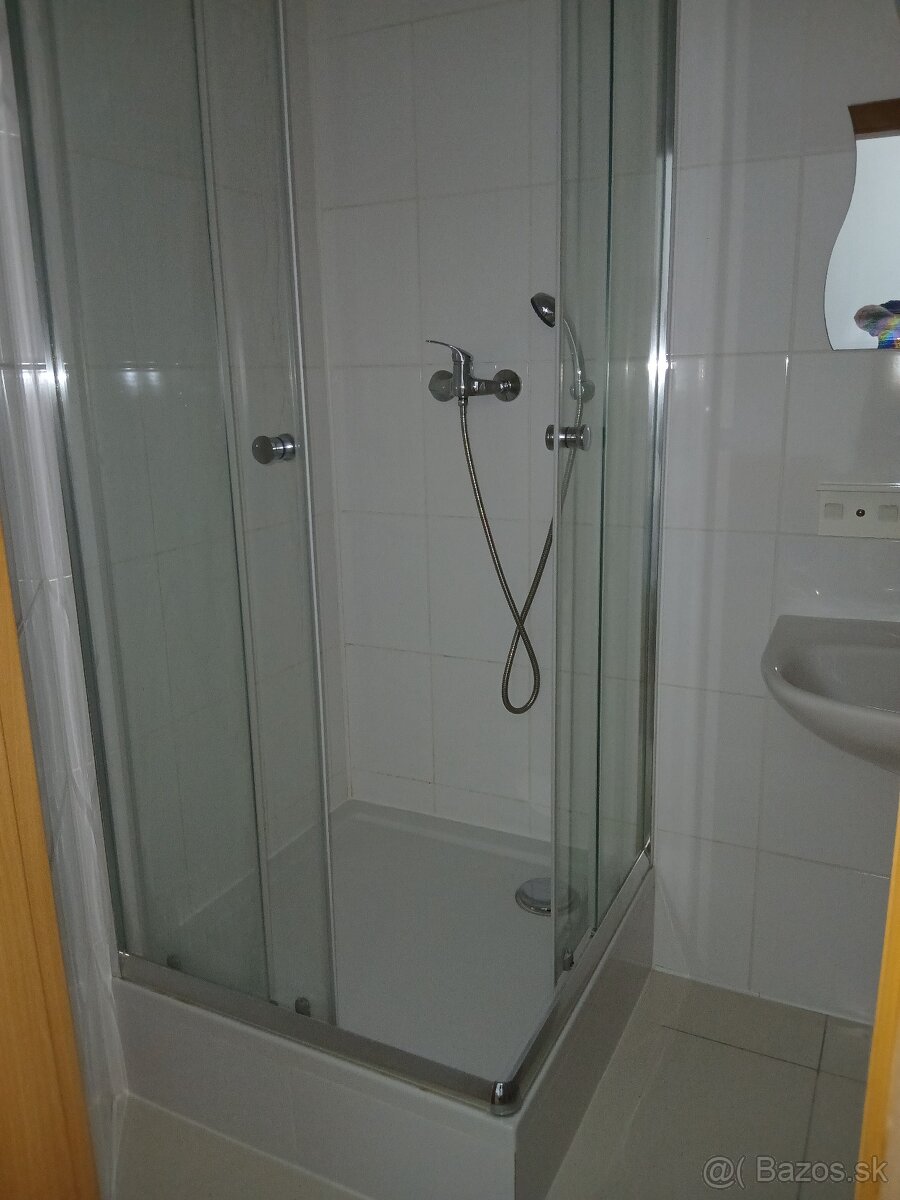 prenajmeme izbu s samostatnou kúpelňou / wc - 2