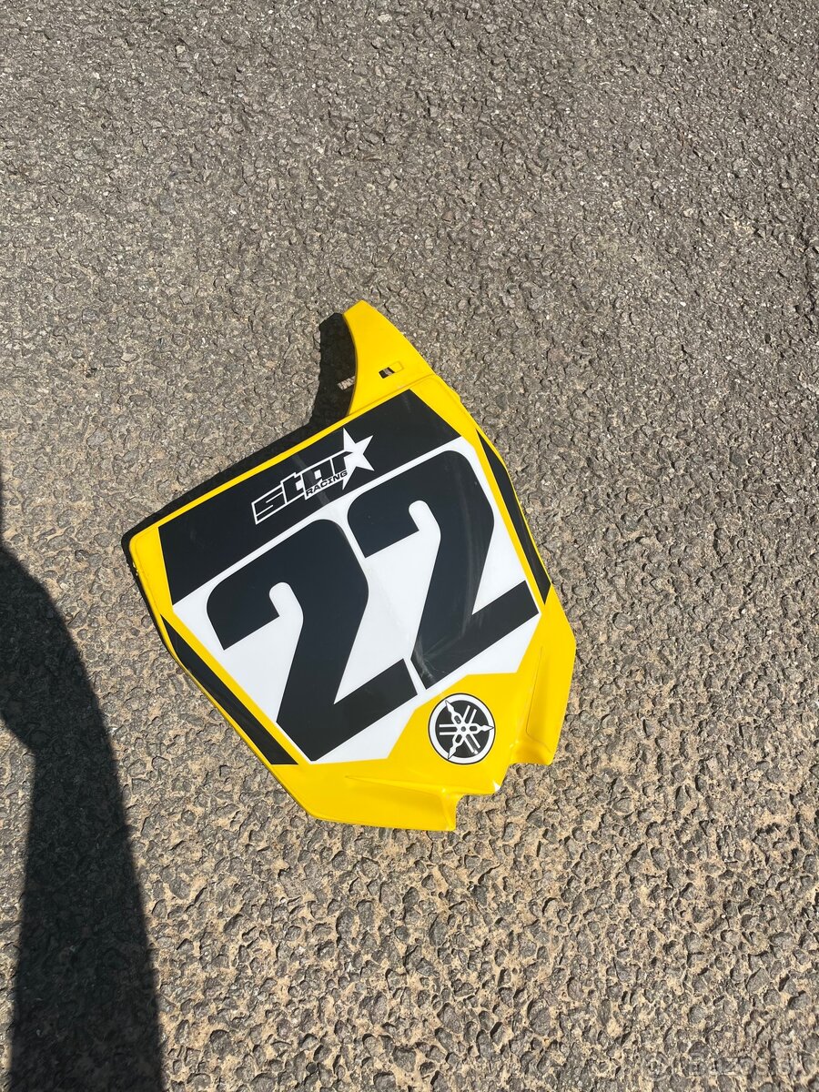 Predám plasty na Yamaha YZF 250 (komplet – bez airboxu)