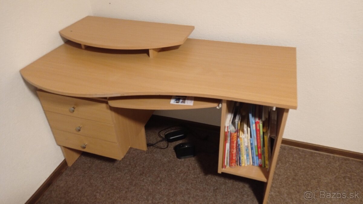 Pracovný stôl - 2