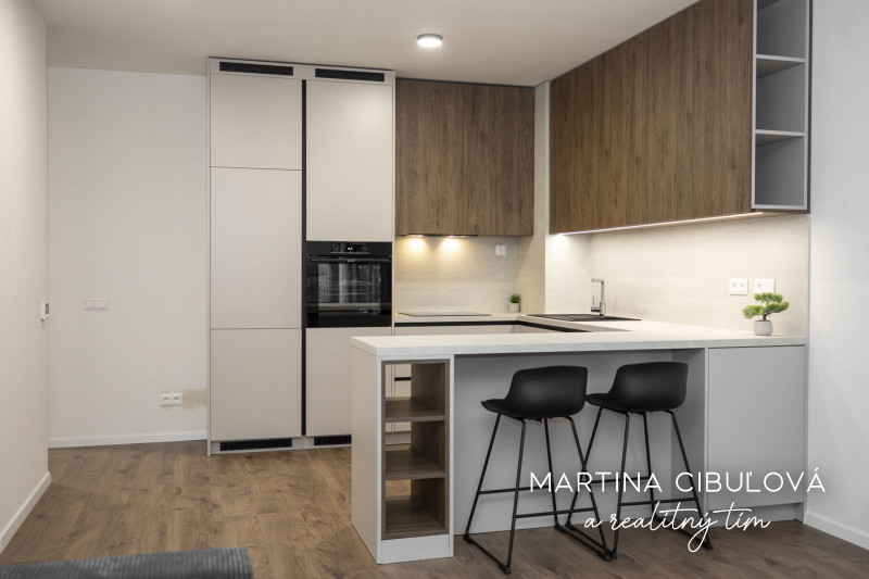 Na predaj 2 izbový štýlový zariadený byt v novostavbe v Bans - 2